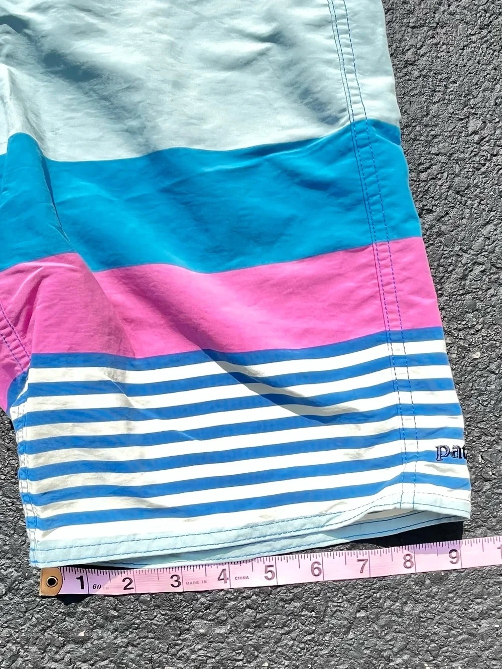 Patagonia Wavefarer Boardshorts Boys Size 10 Fitz Stripe Joya Blue